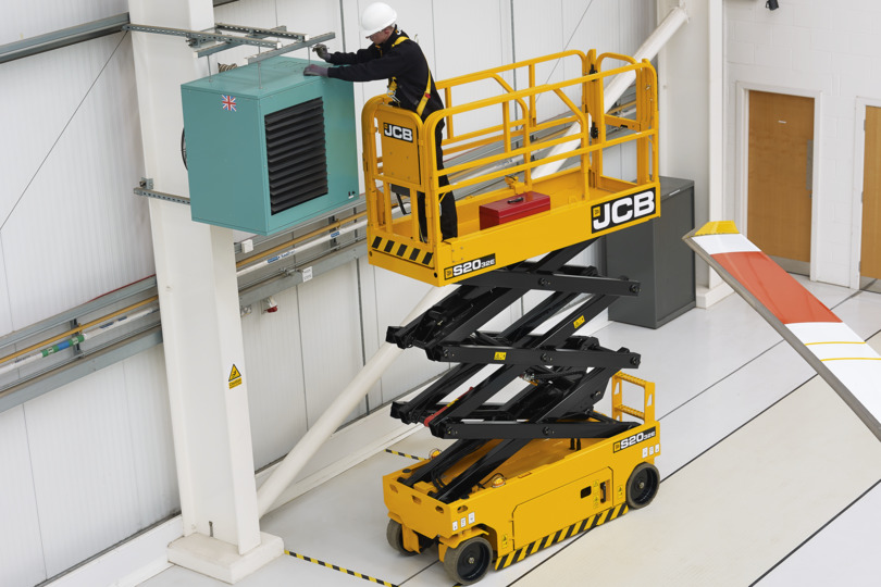 S3246E Hydraulic Access Platform